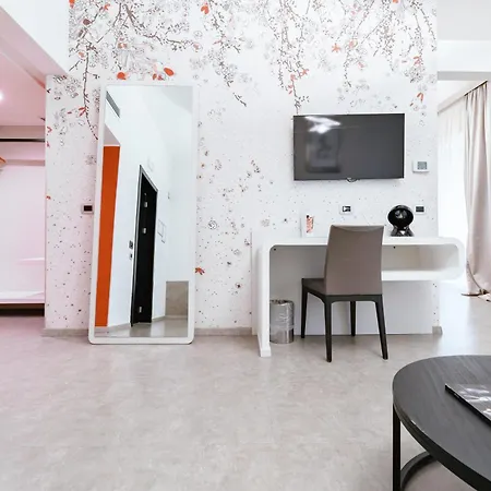 Montenapoleone Suites-3